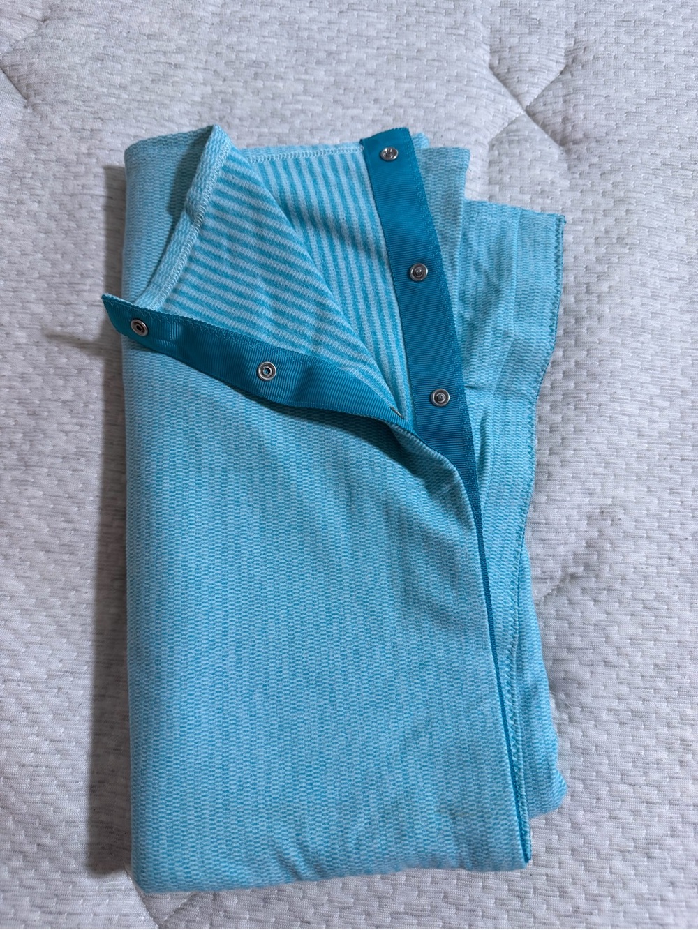 lululemon athletica Light Blue Turquoise Snap-Button Wrap Scarf